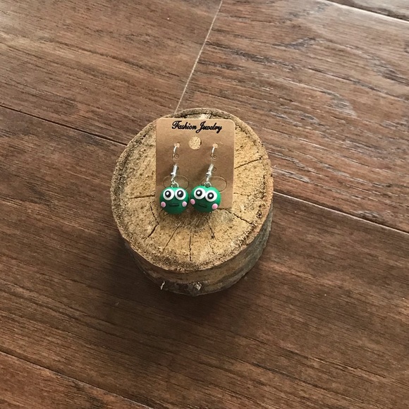 Green Frog Earrings - Picture 2 of 4